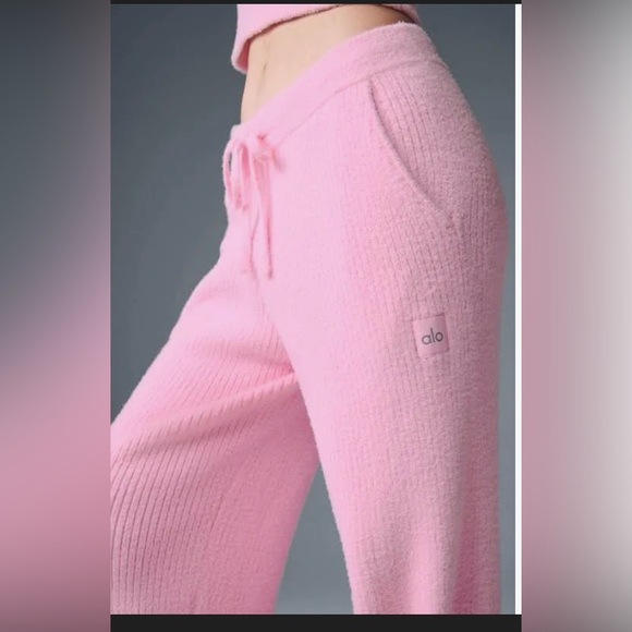 Alo Snuggle Up Sweater High-Waist Wide Leg
Pant. Limited color drop Sweet Pink! - Picture 5 of 5